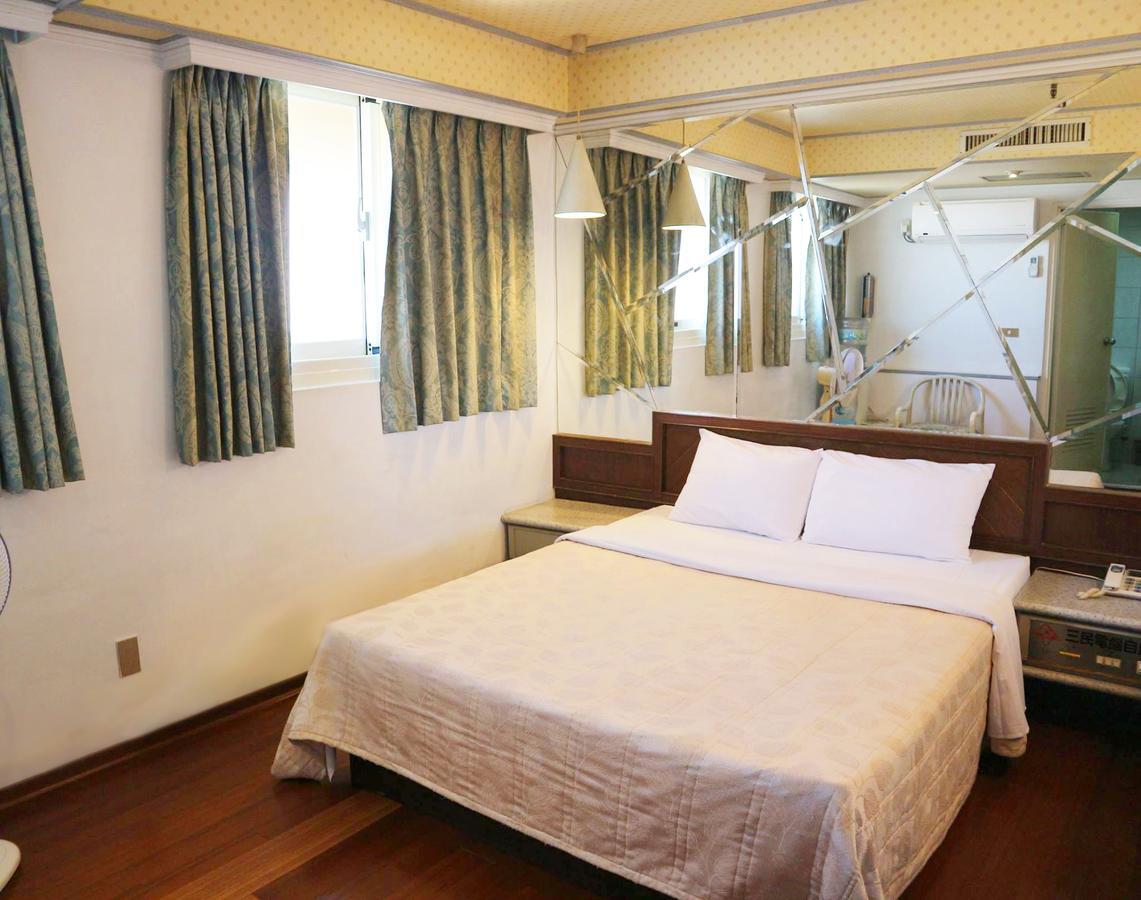Sanmin Hotel Changhua City Exterior photo